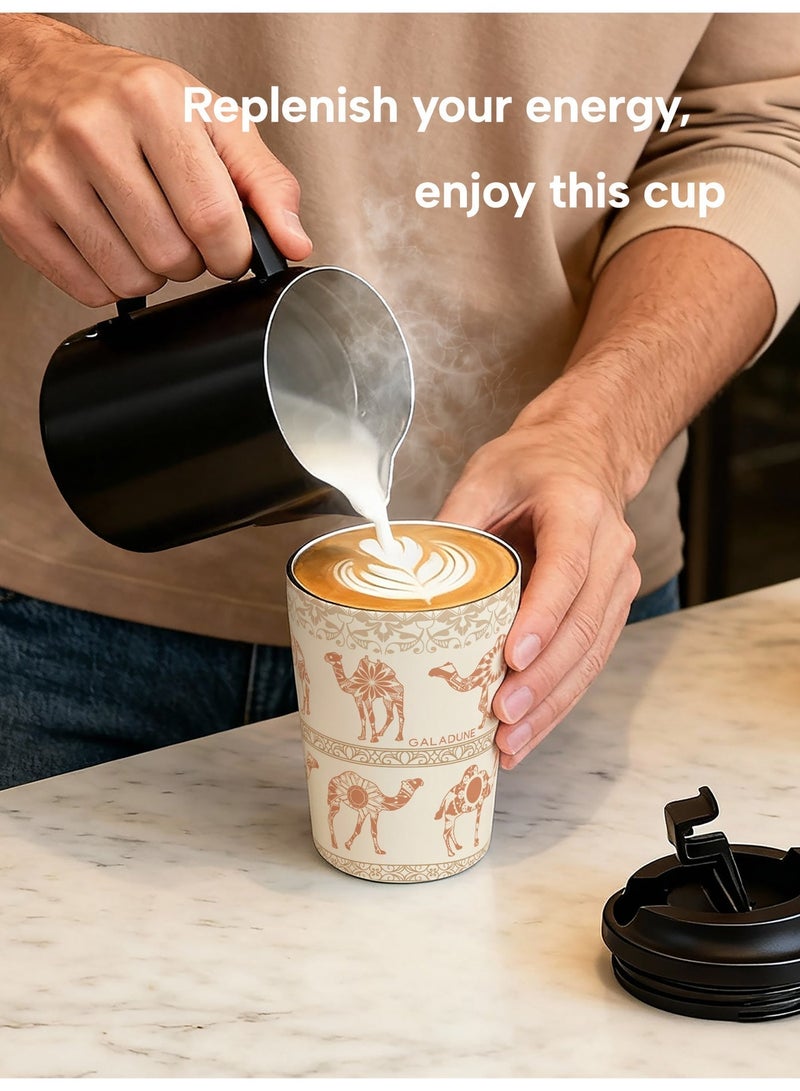 جالادون كوب قهوة للسفر من الفولاذ المقاوم للصدأ بسعة 12 أونصة، كوب محمول معزول حرارياً بتقنية التفريغ، كوب قهوة مانع للتسرب للمشروبات الباردة والساخنة، تصميم بسيط بلون الجمل، مناسب للمنزل والمكتب والاستخدامات الخارجية. - Image 4